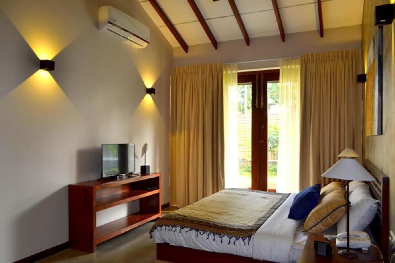 Hotel Kethaka Aga Tissamaharama Esterno foto