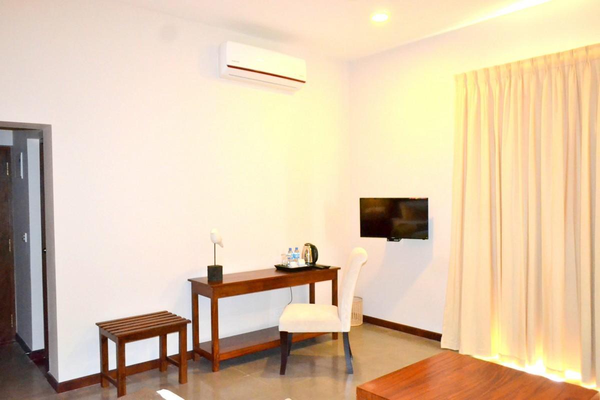 Hotel Kethaka Aga Tissamaharama Esterno foto